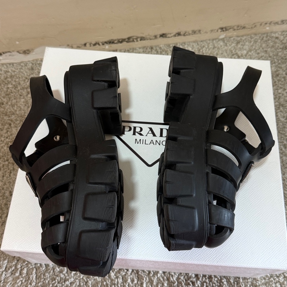 Prada Black Rubber Monolith sandals (chunky fisherman) size 37 - Picture 13 of 17